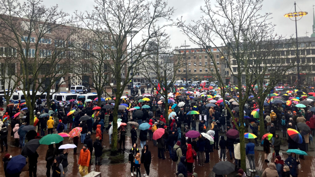 Protest gegen den Fasch8isten Björn Höcke und den AfD-Neujahresempfang im Dortmunder Rathaus