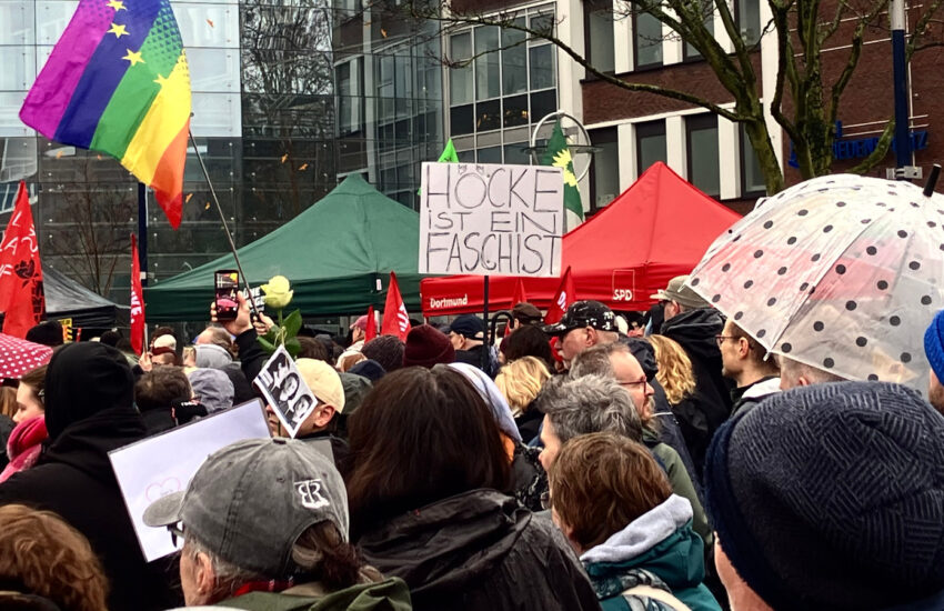 Protest gegen den Fasch8isten Björn Höcke und den AfD-Neujahresempfang im Dortmunder Rathaus